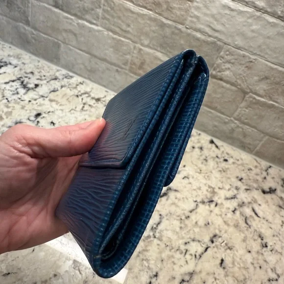Louis Vuitton EUC Epi Leather Blue Dual-sided Wallet - Picture 6 of 10